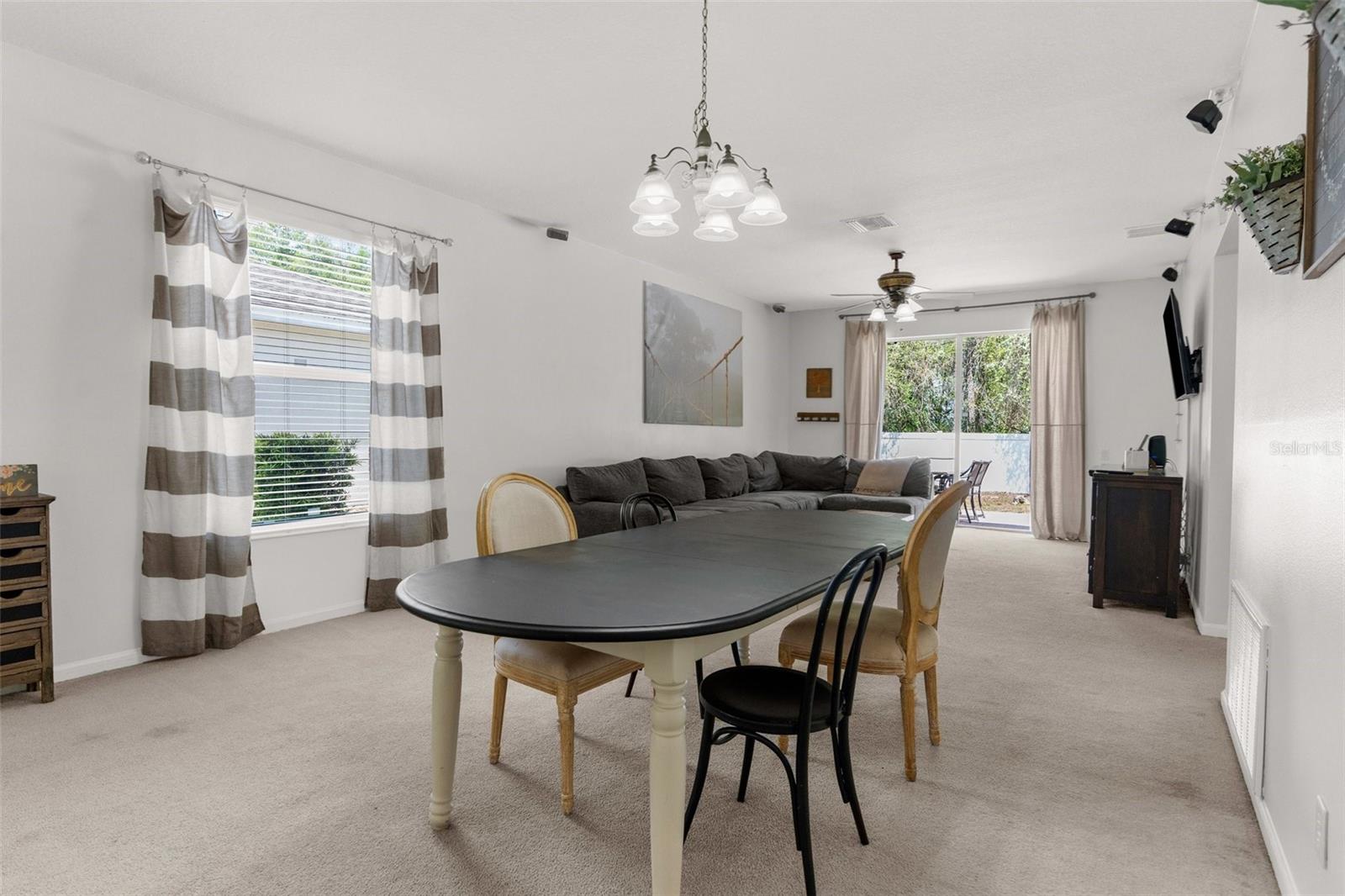 Listing photo id 5 for 14581 Wake Robin Drive
