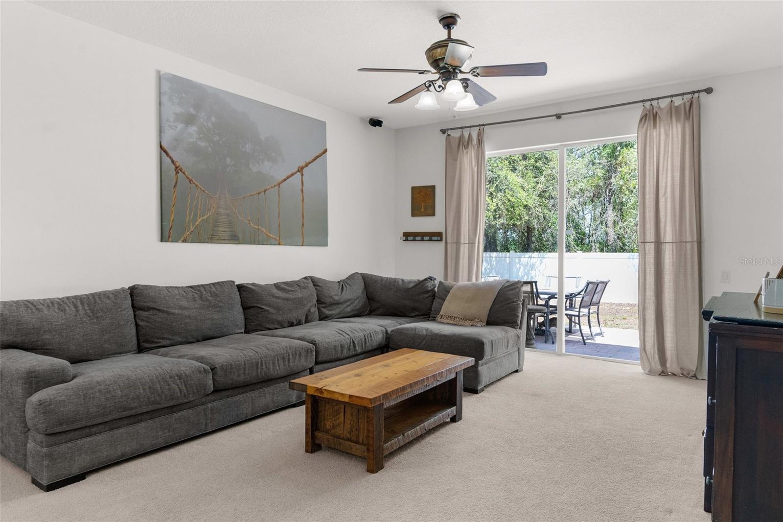 Listing photo id 7 for 14581 Wake Robin Drive