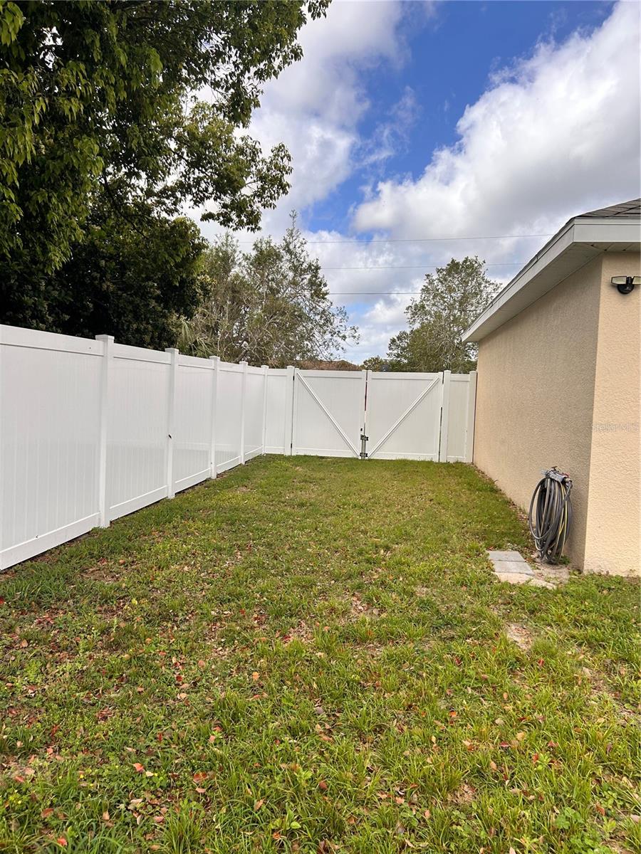 Image 21 of 22 For 10405 Lafoy Road