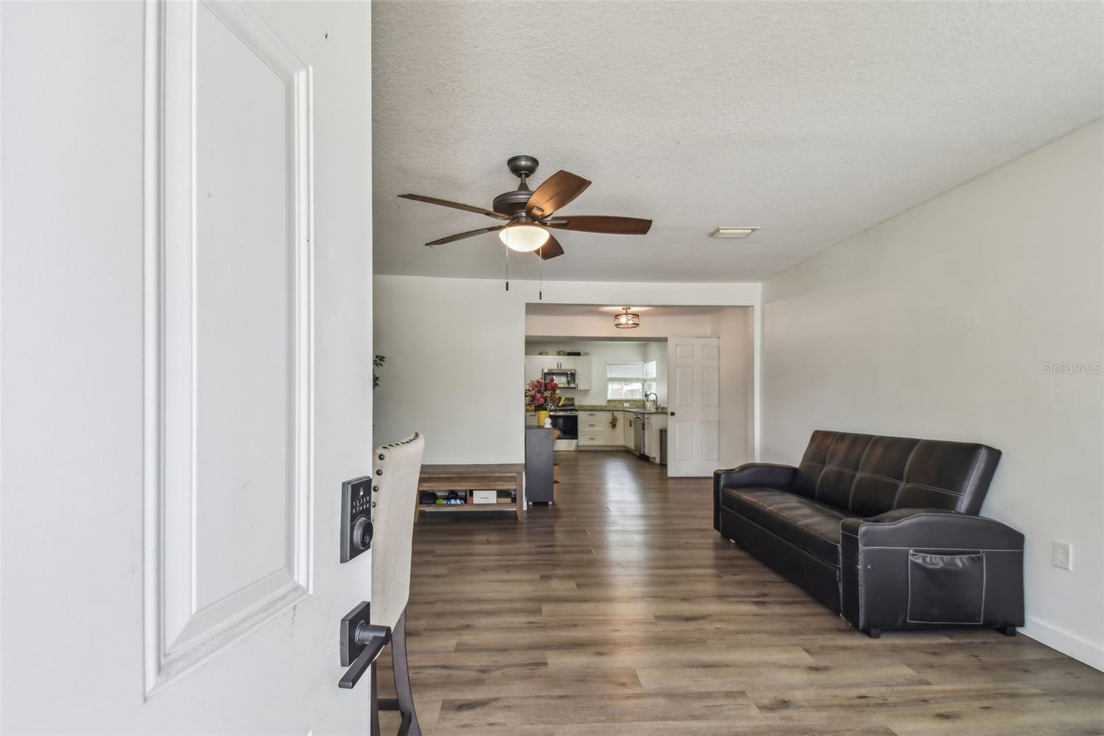 Listing photo id 8 for 1316 Melrose Avenue S