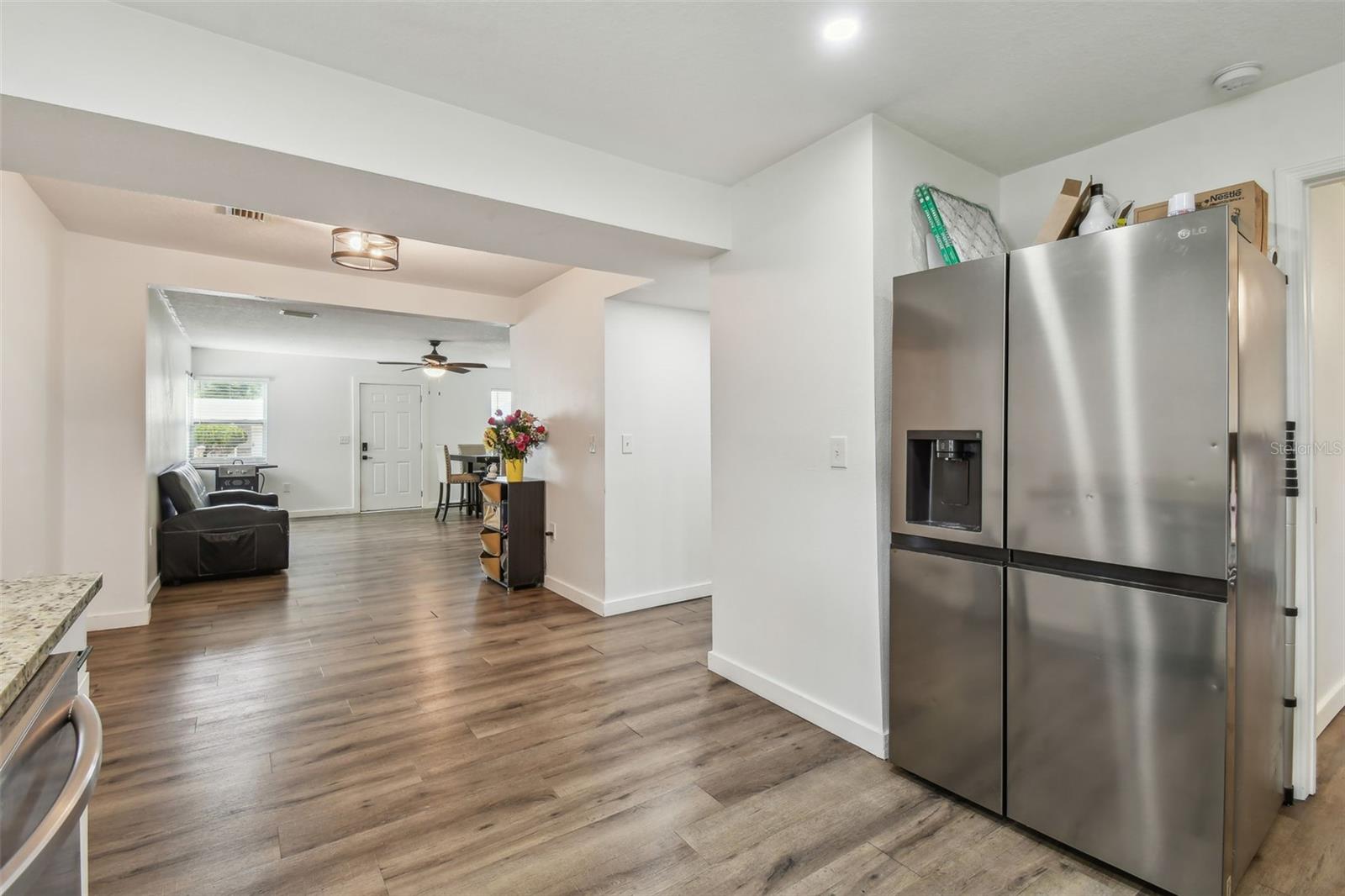 Listing photo id 17 for 1316 Melrose Avenue S
