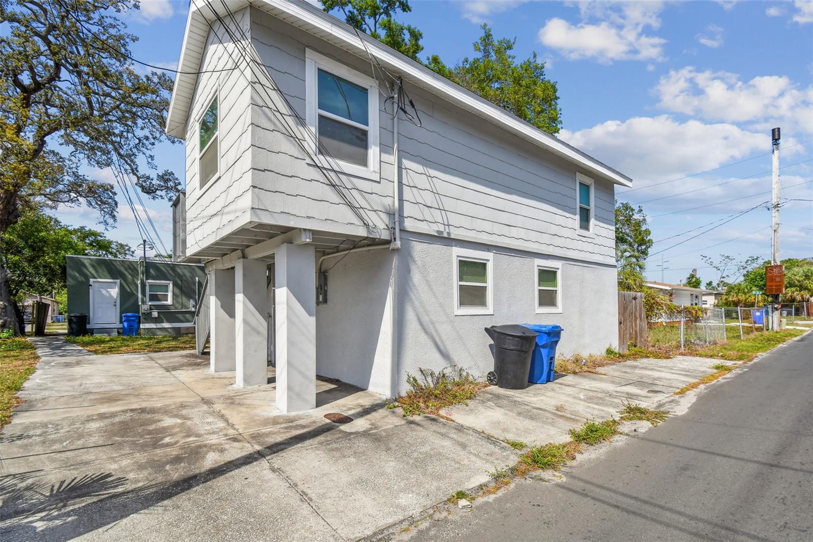 Listing photo id 0 for 1316 Melrose Avenue S