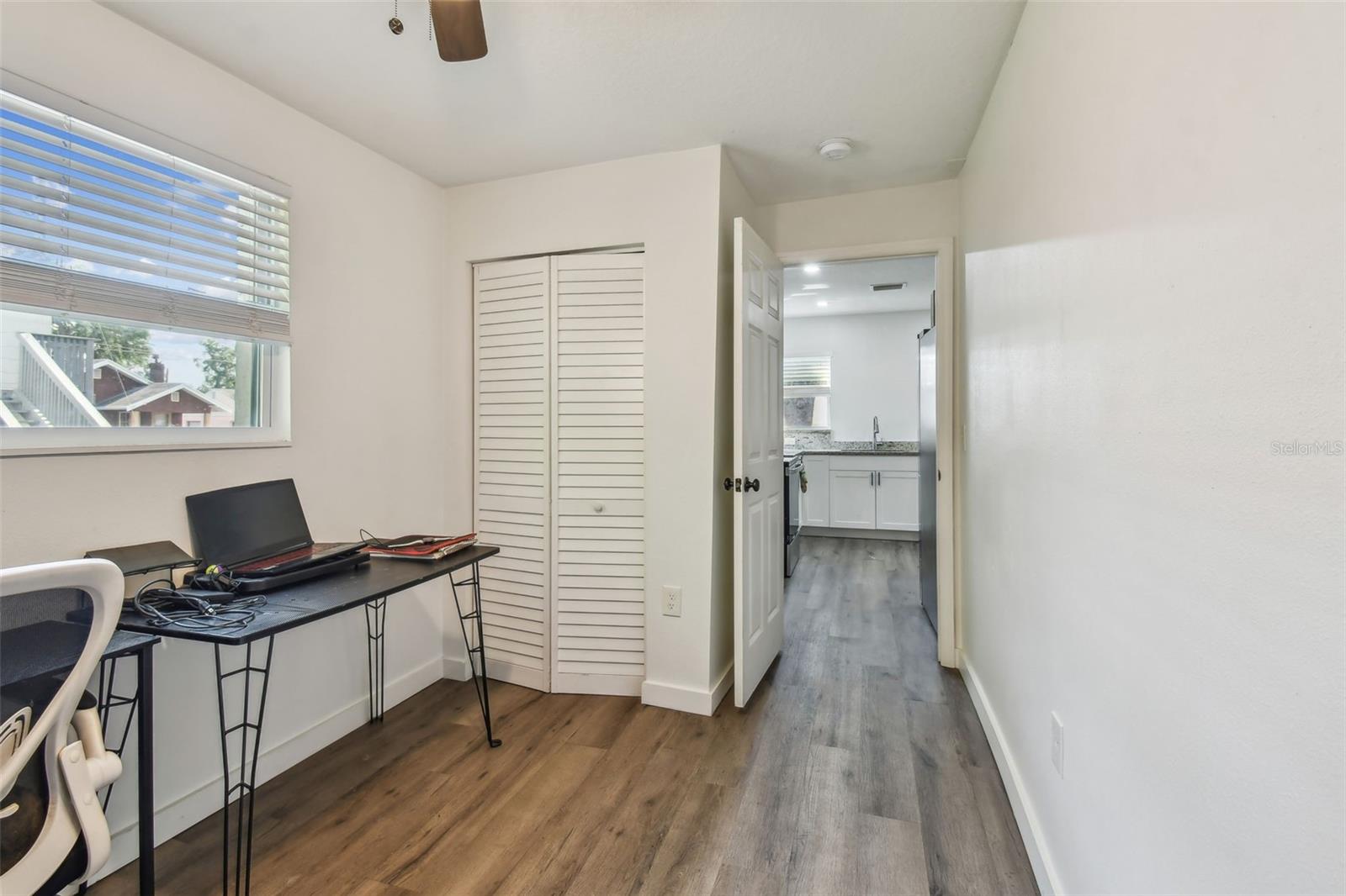 Listing photo id 19 for 1316 Melrose Avenue S
