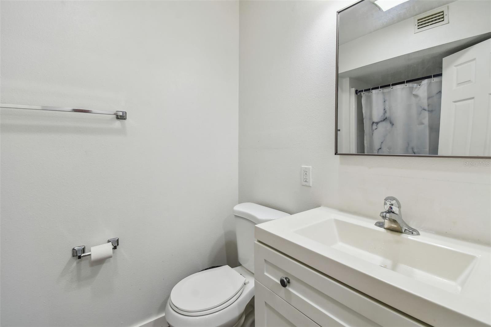 Listing photo id 21 for 1316 Melrose Avenue S