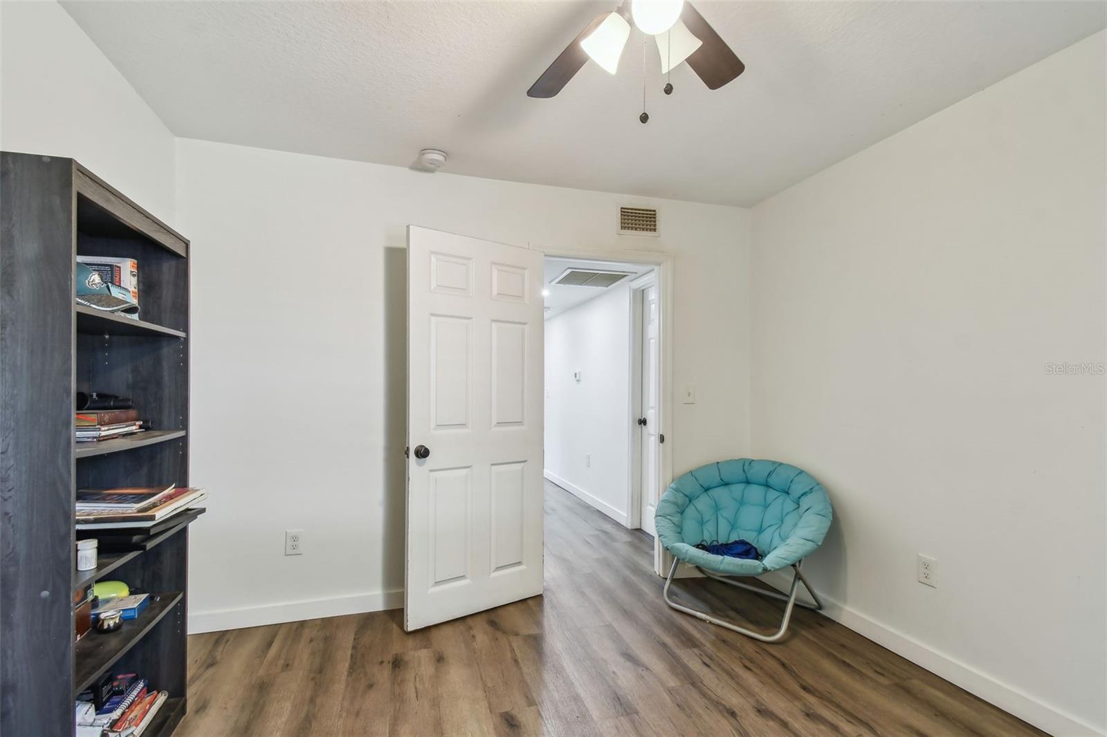 Listing photo id 25 for 1316 Melrose Avenue S