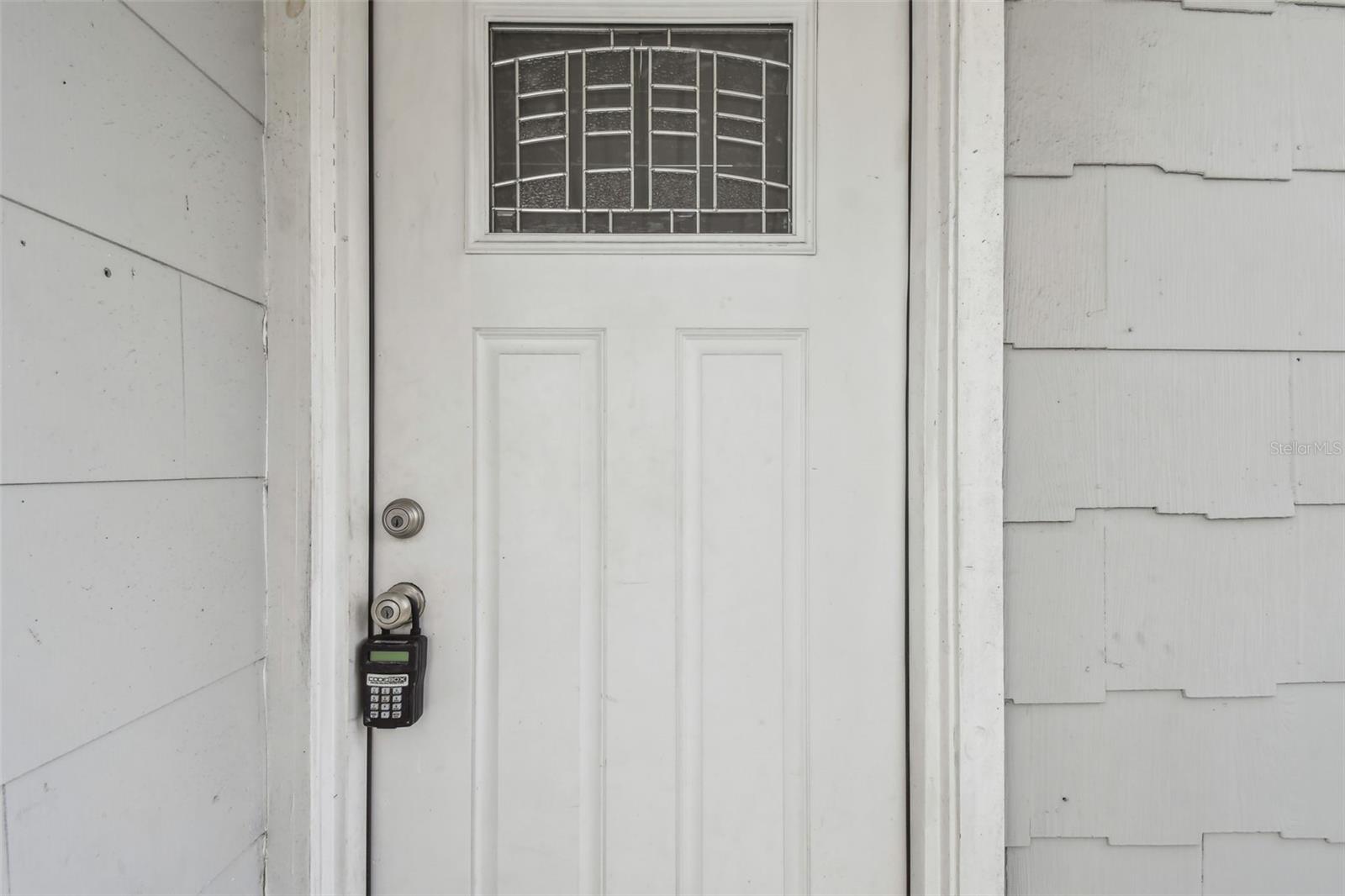 Listing photo id 30 for 1316 Melrose Avenue S
