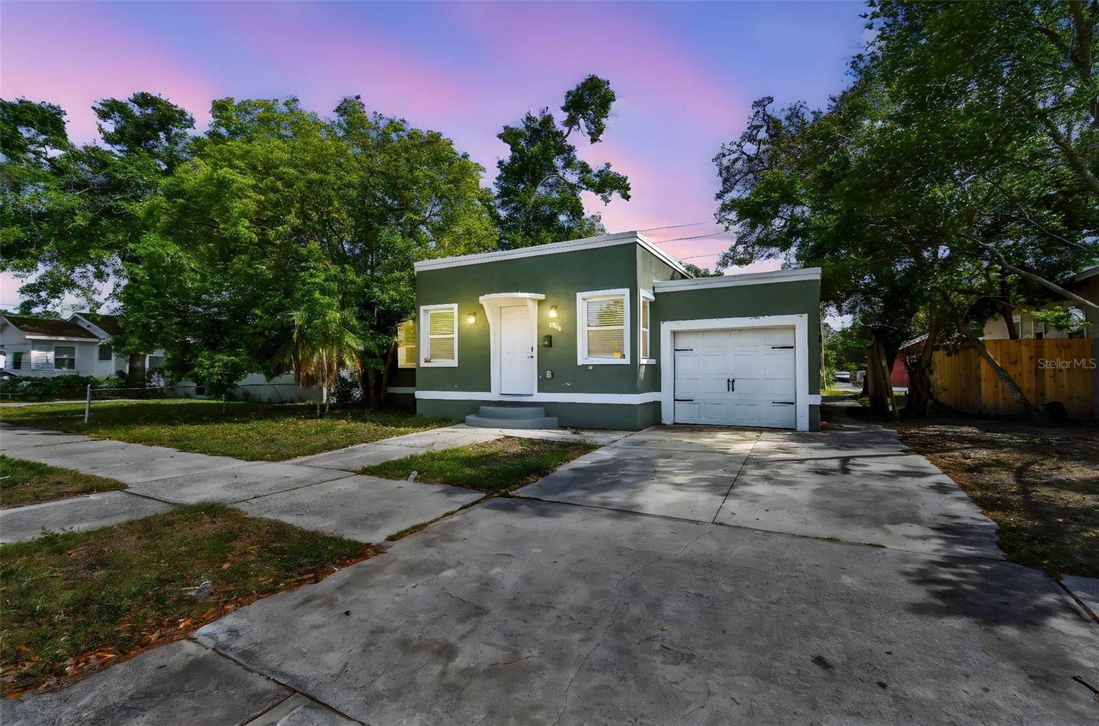 Listing photo id 46 for 1316 Melrose Avenue S