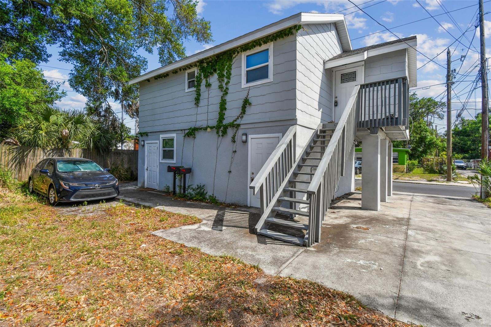 Listing photo id 3 for 1316 Melrose Avenue S