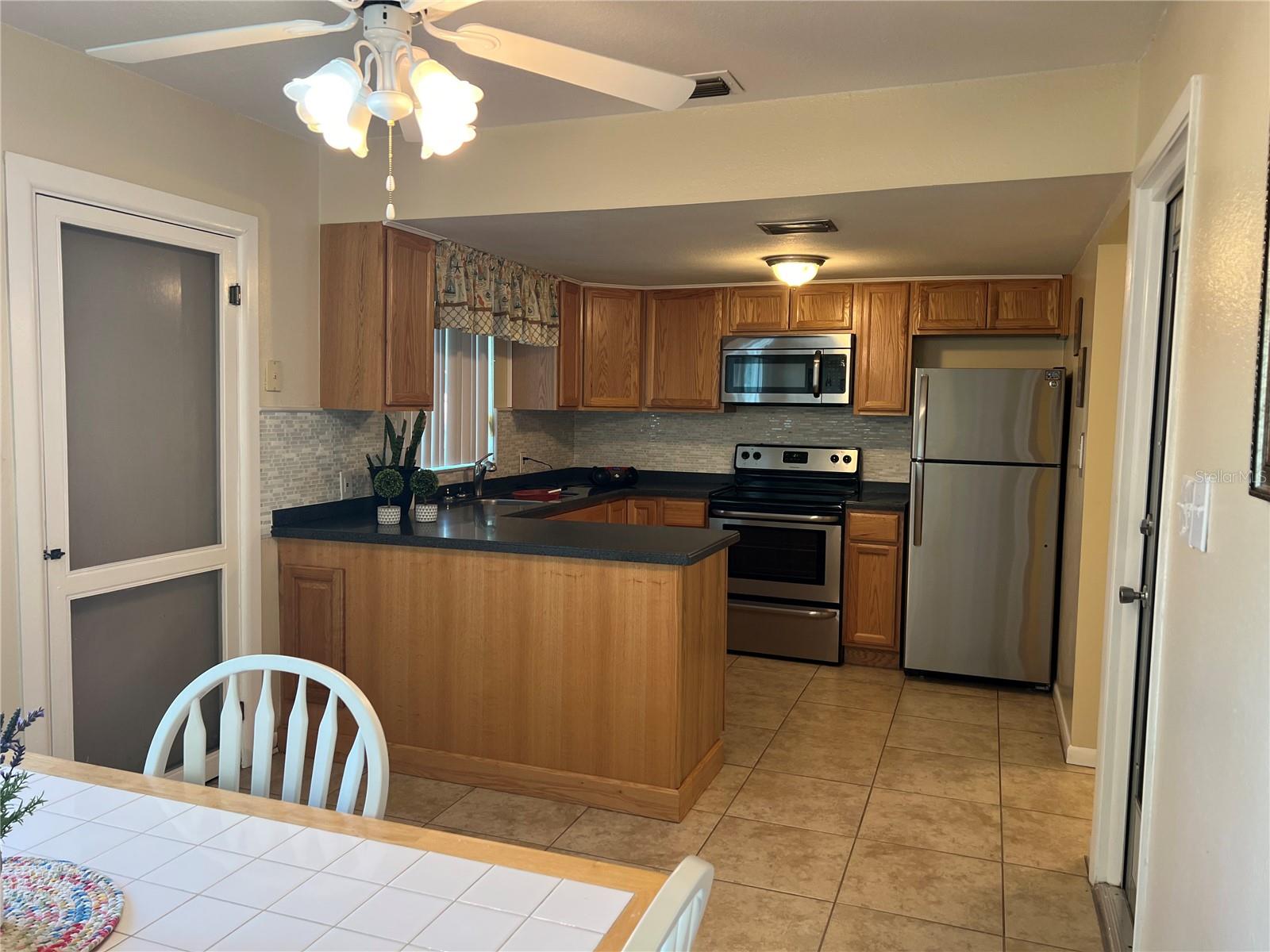 Image 42 of 54 For 4653 Cambridge Avenue 4653