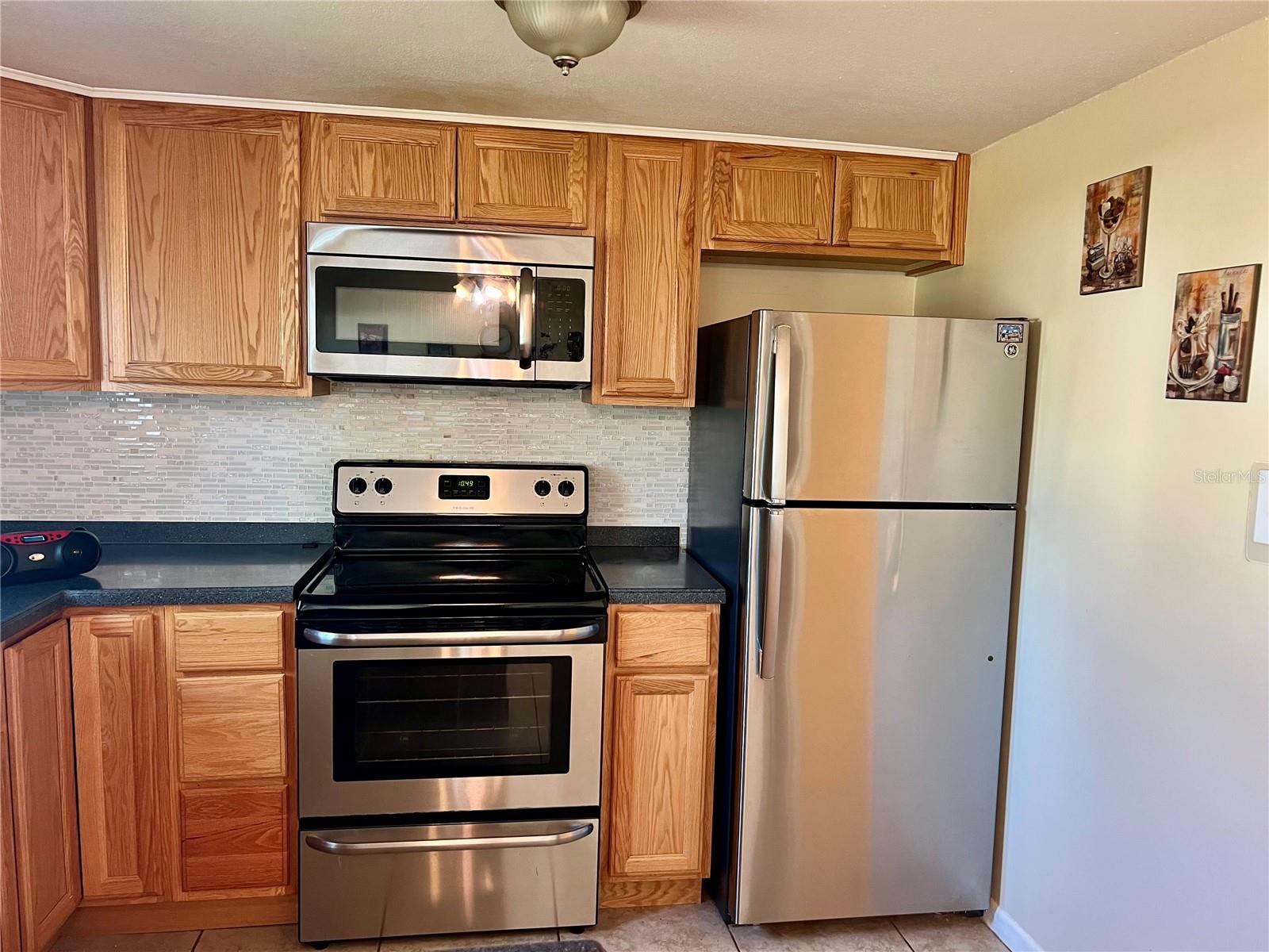 Image 6 of 54 For 4653 Cambridge Avenue 4653
