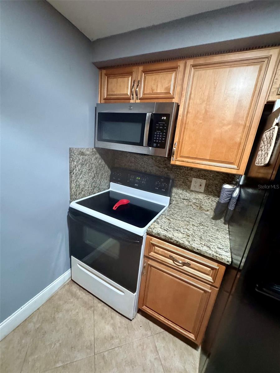 Image 7 of 15 For 4235 Sheldon Place 4235