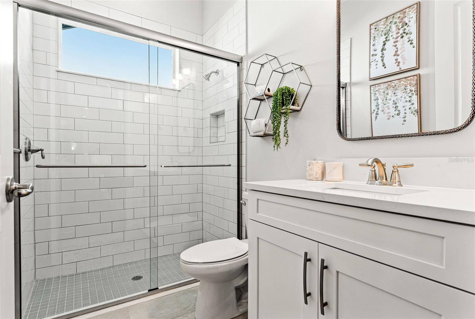 Listing photo id 11 for 4539 Hickory Oak Drive