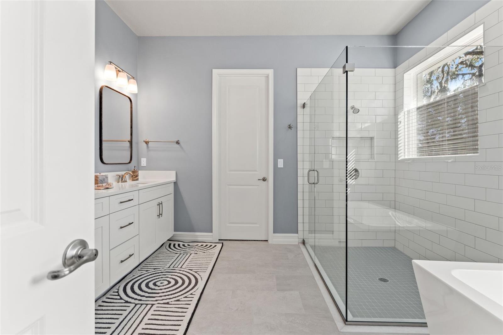 Listing photo id 14 for 4539 Hickory Oak Drive