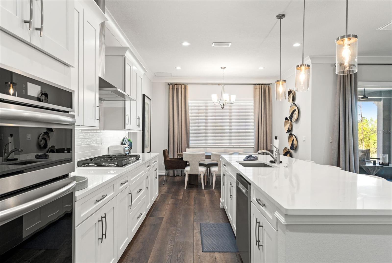 Listing photo id 16 for 4539 Hickory Oak Drive