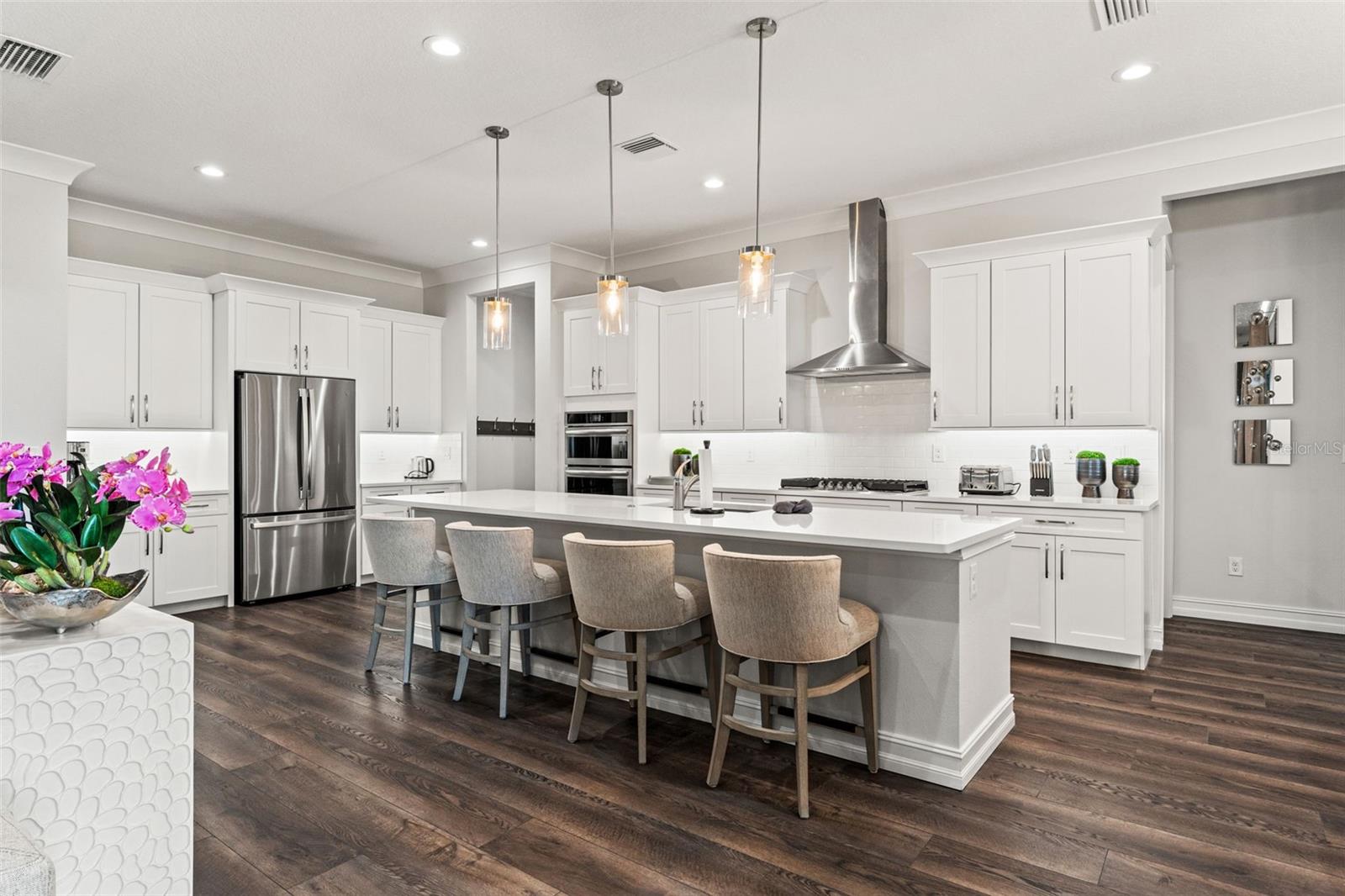 Listing photo id 17 for 4539 Hickory Oak Drive
