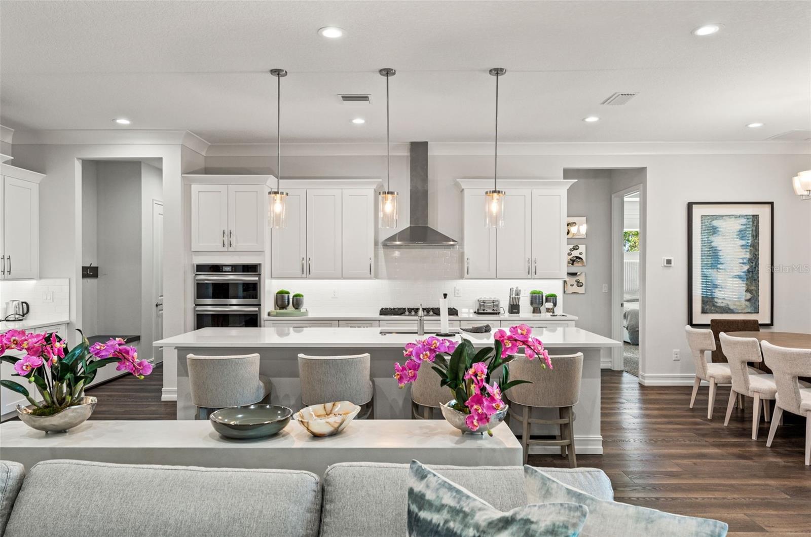 Listing photo id 0 for 4539 Hickory Oak Drive