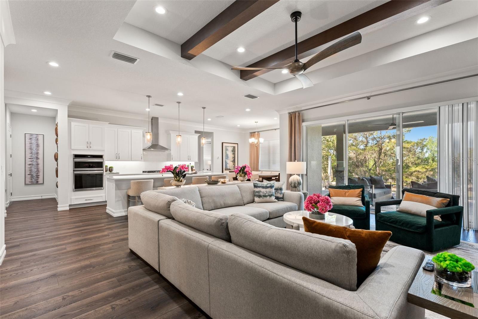Listing photo id 1 for 4539 Hickory Oak Drive