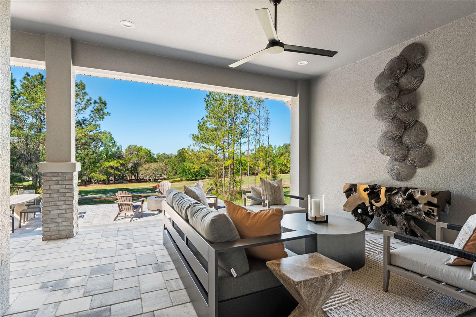 Listing photo id 5 for 4539 Hickory Oak Drive