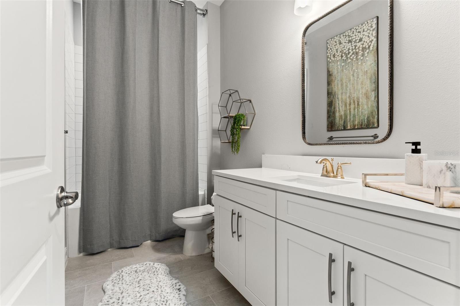 Listing photo id 7 for 4539 Hickory Oak Drive