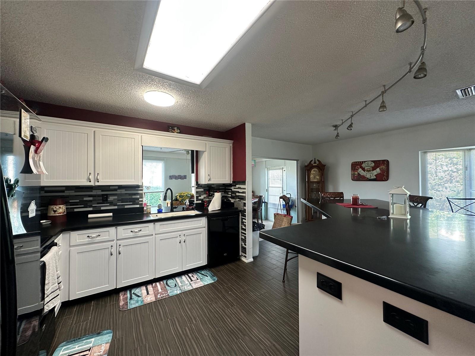 Image 21 of 37 For 10619 Mira Vista Drive
