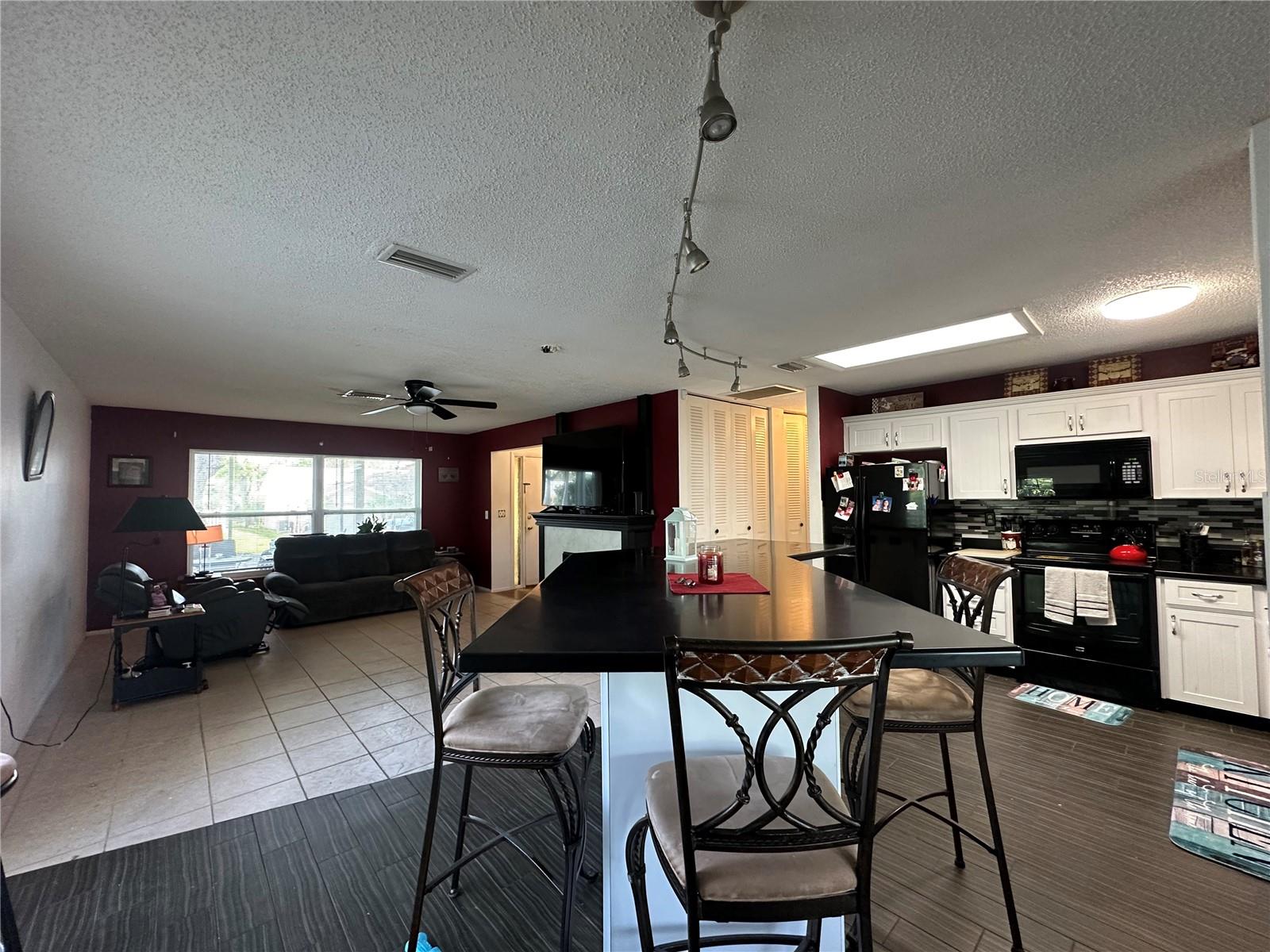 Image 22 of 37 For 10619 Mira Vista Drive