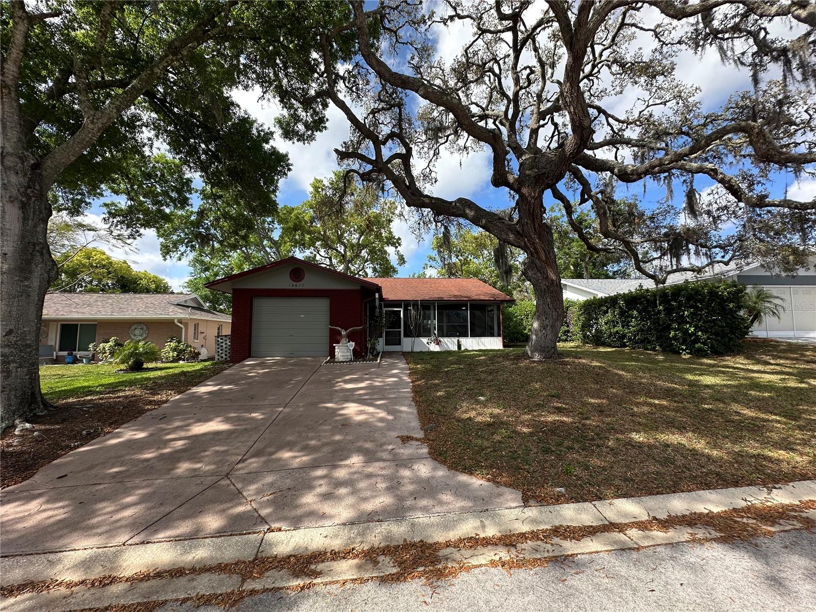 Image 8 of 37 For 10619 Mira Vista Drive