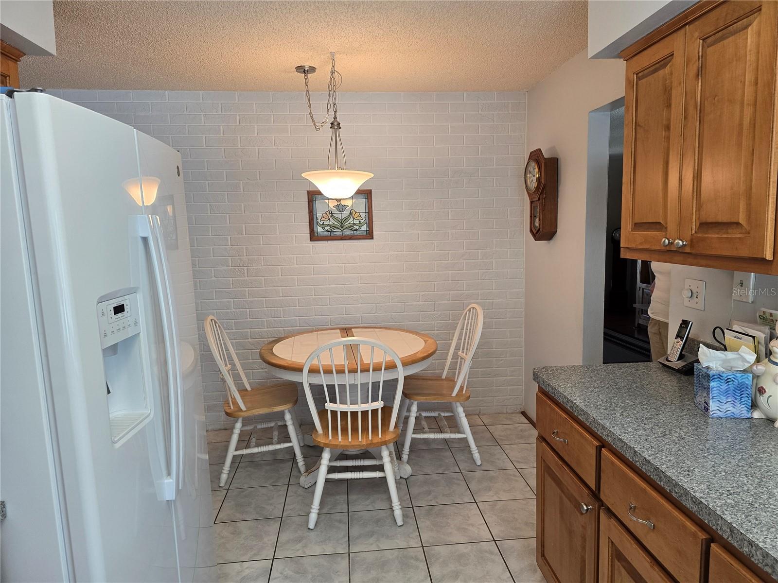 Image 16 of 51 For 6516 Hillview Road