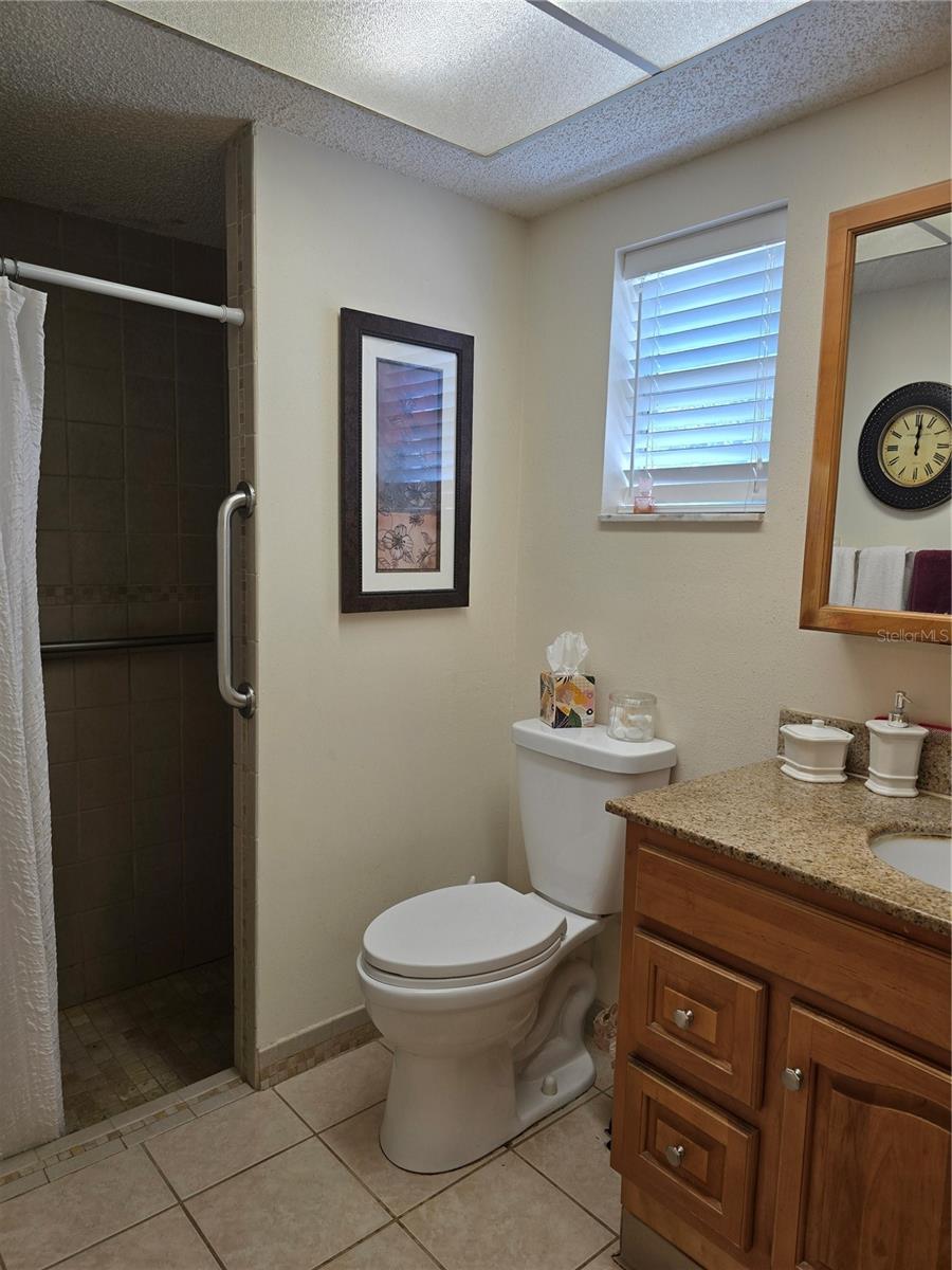 Image 23 of 51 For 6516 Hillview Road