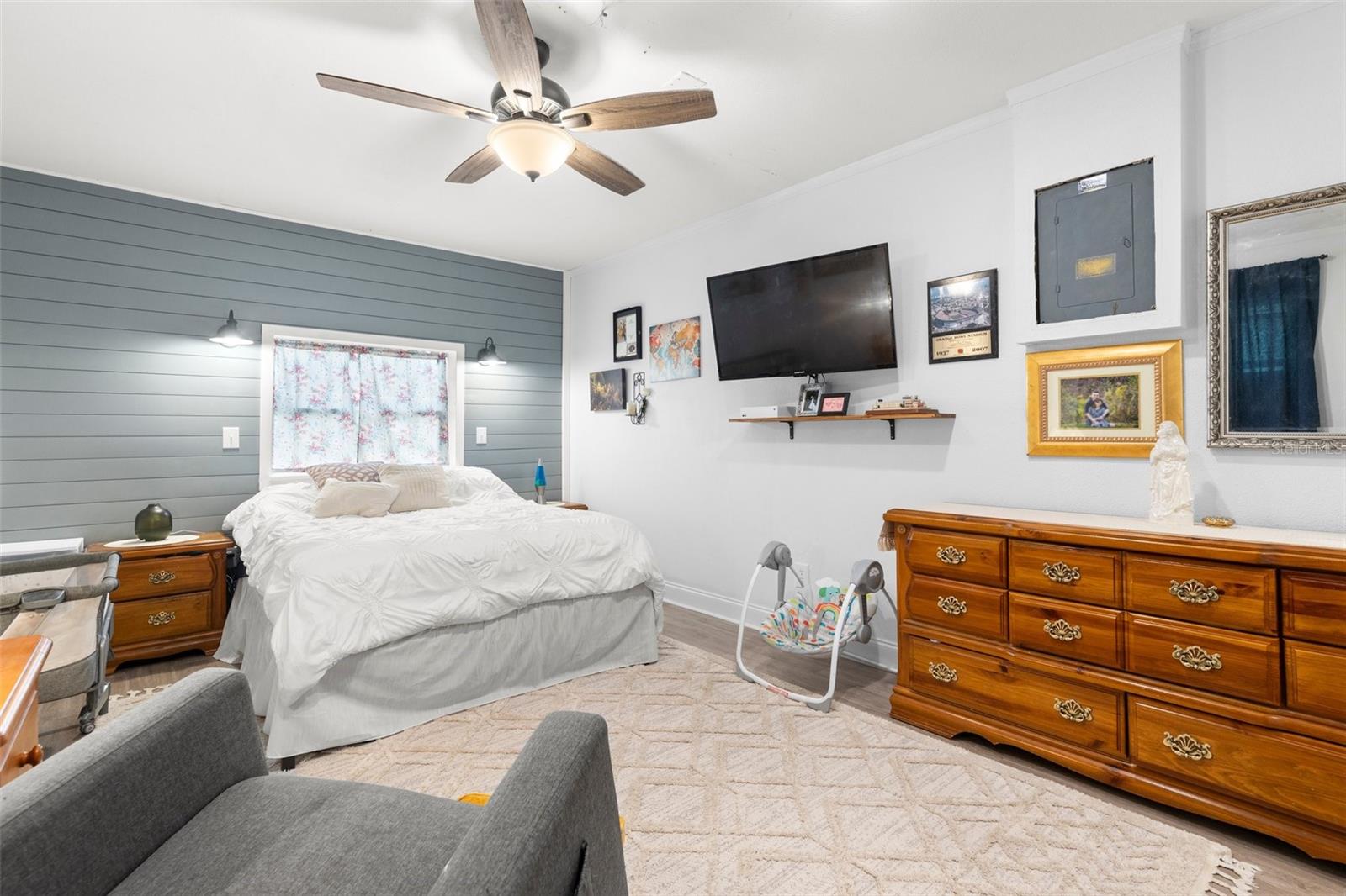 Image 17 of 40 For 6272 Wingate Street