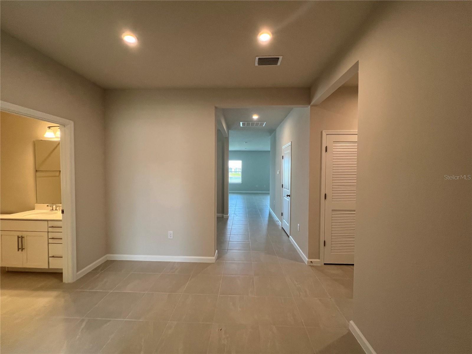 Image 4 of 11 For 10012 Zennia Lane
