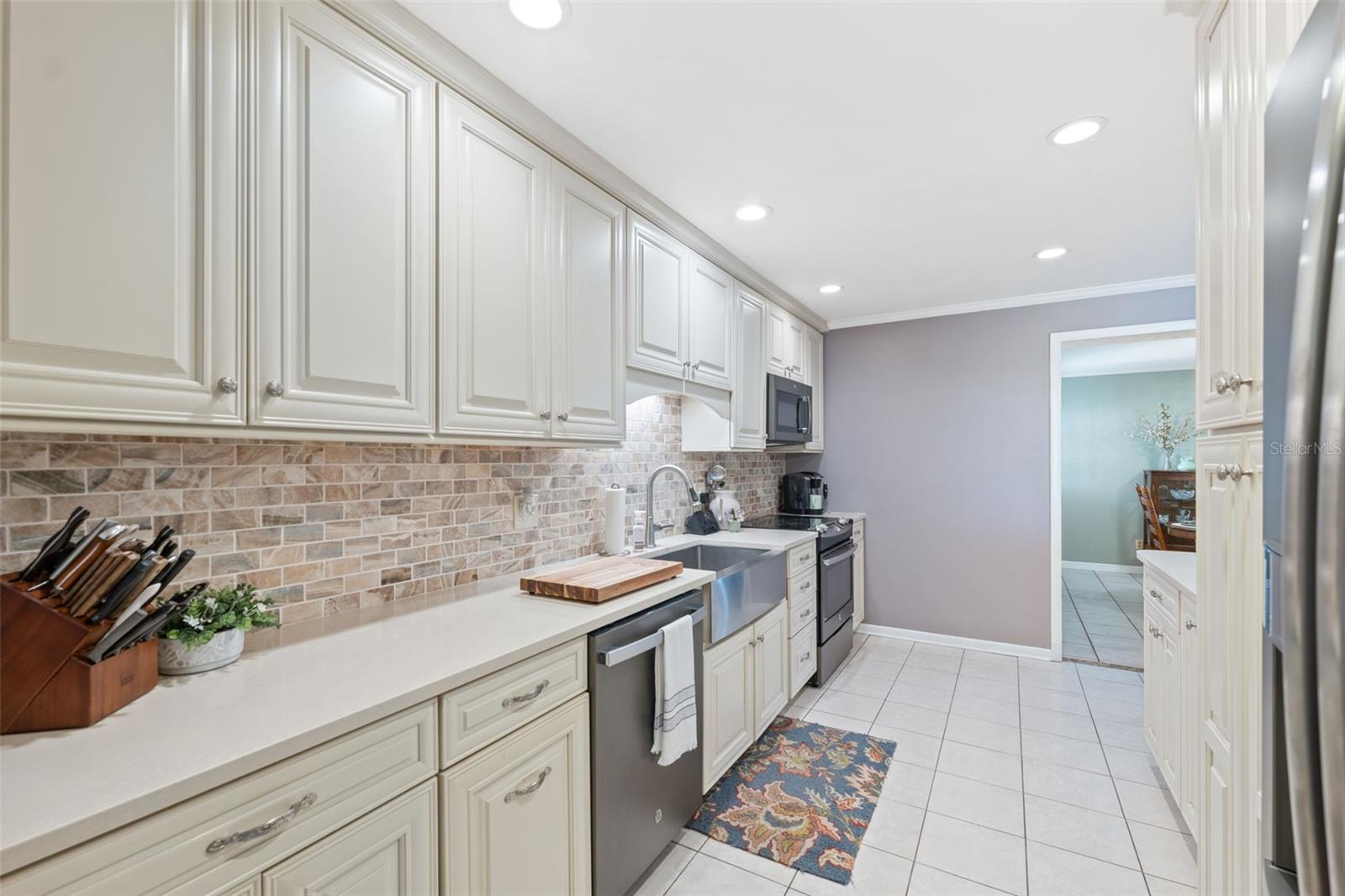 Image 11 of 28 For 4608 Clifford Street