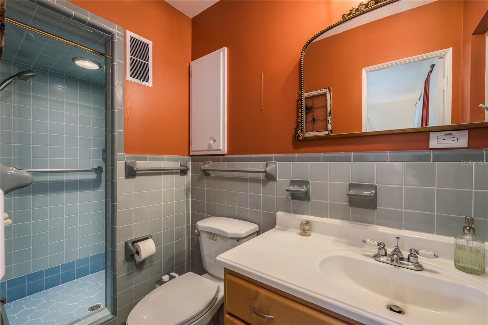 Listing photo id 13 for 37623 Florida Avenue