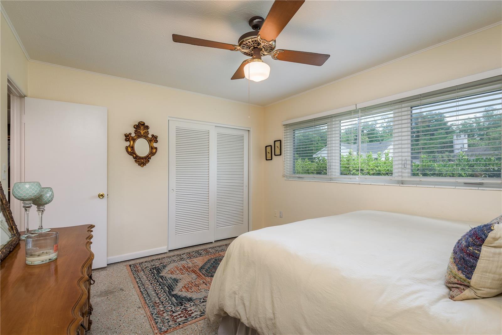 Listing photo id 15 for 37623 Florida Avenue