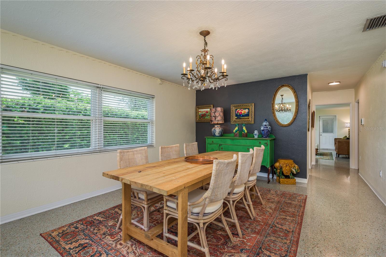 Listing photo id 2 for 37623 Florida Avenue