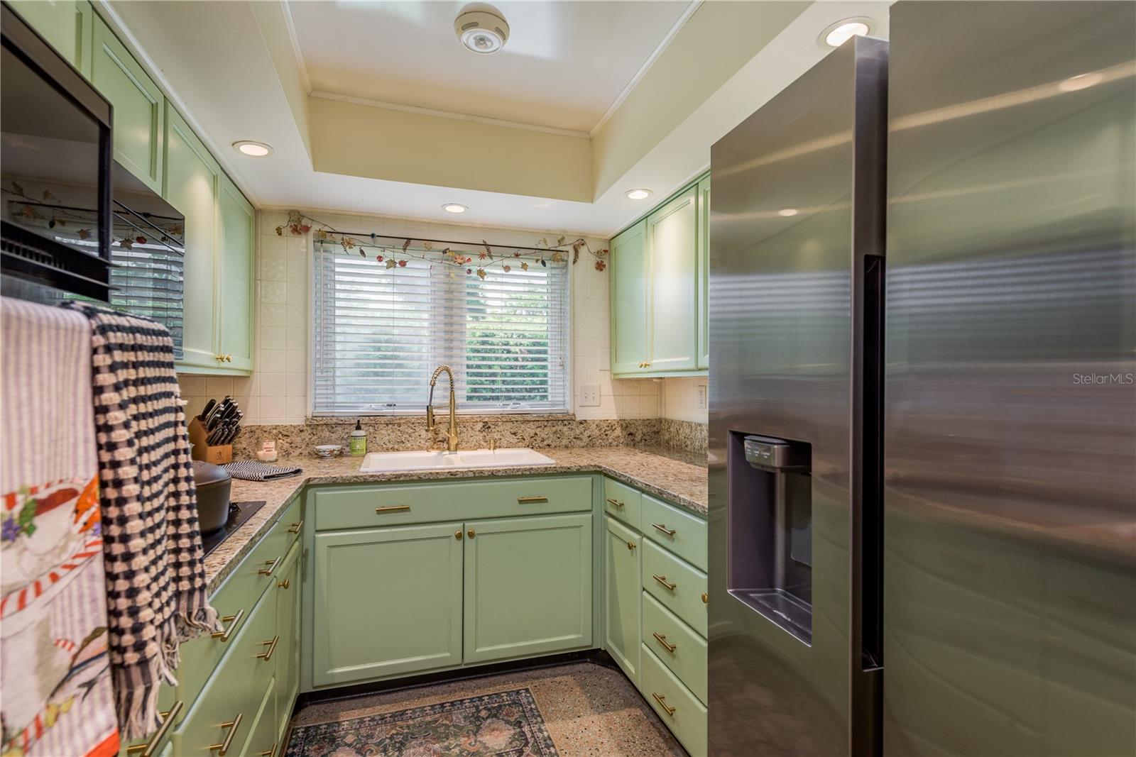 Listing photo id 5 for 37623 Florida Avenue