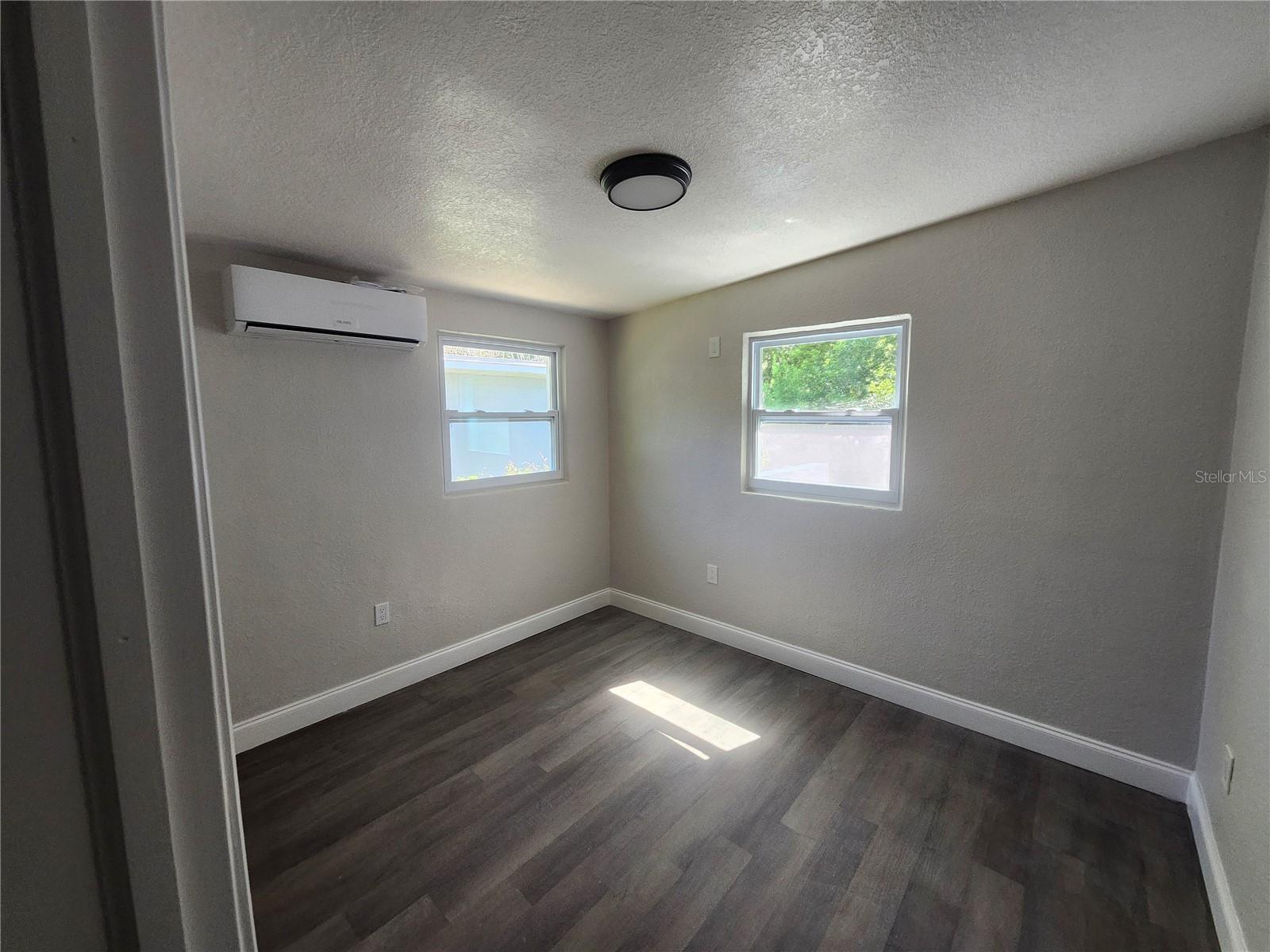 Image 10 of 40 For 825 Lincoln Avenue
