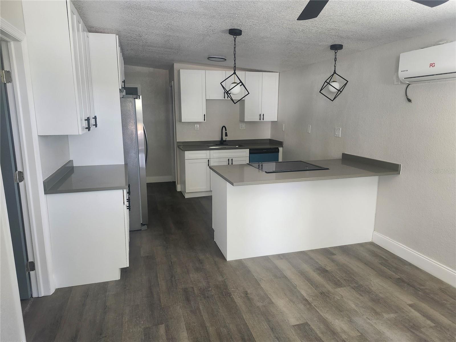 Image 14 of 40 For 825 Lincoln Avenue