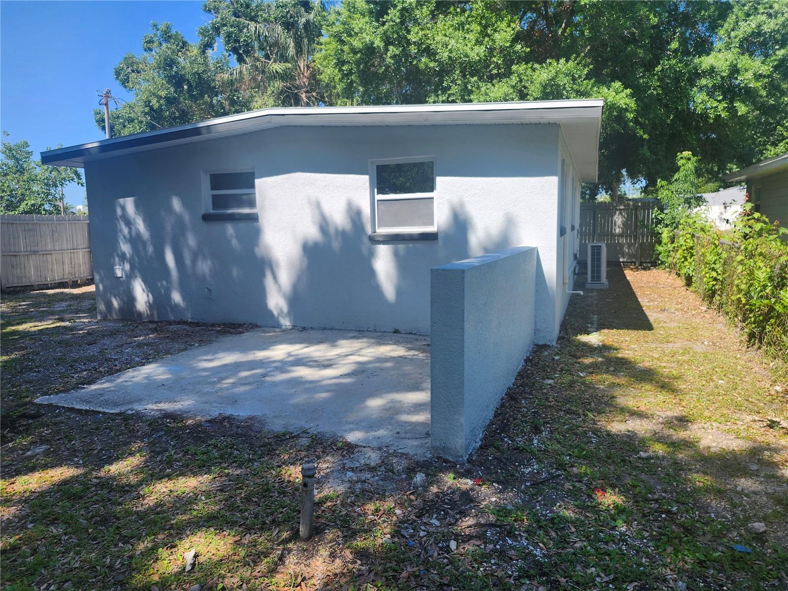 Image 23 of 40 For 825 Lincoln Avenue