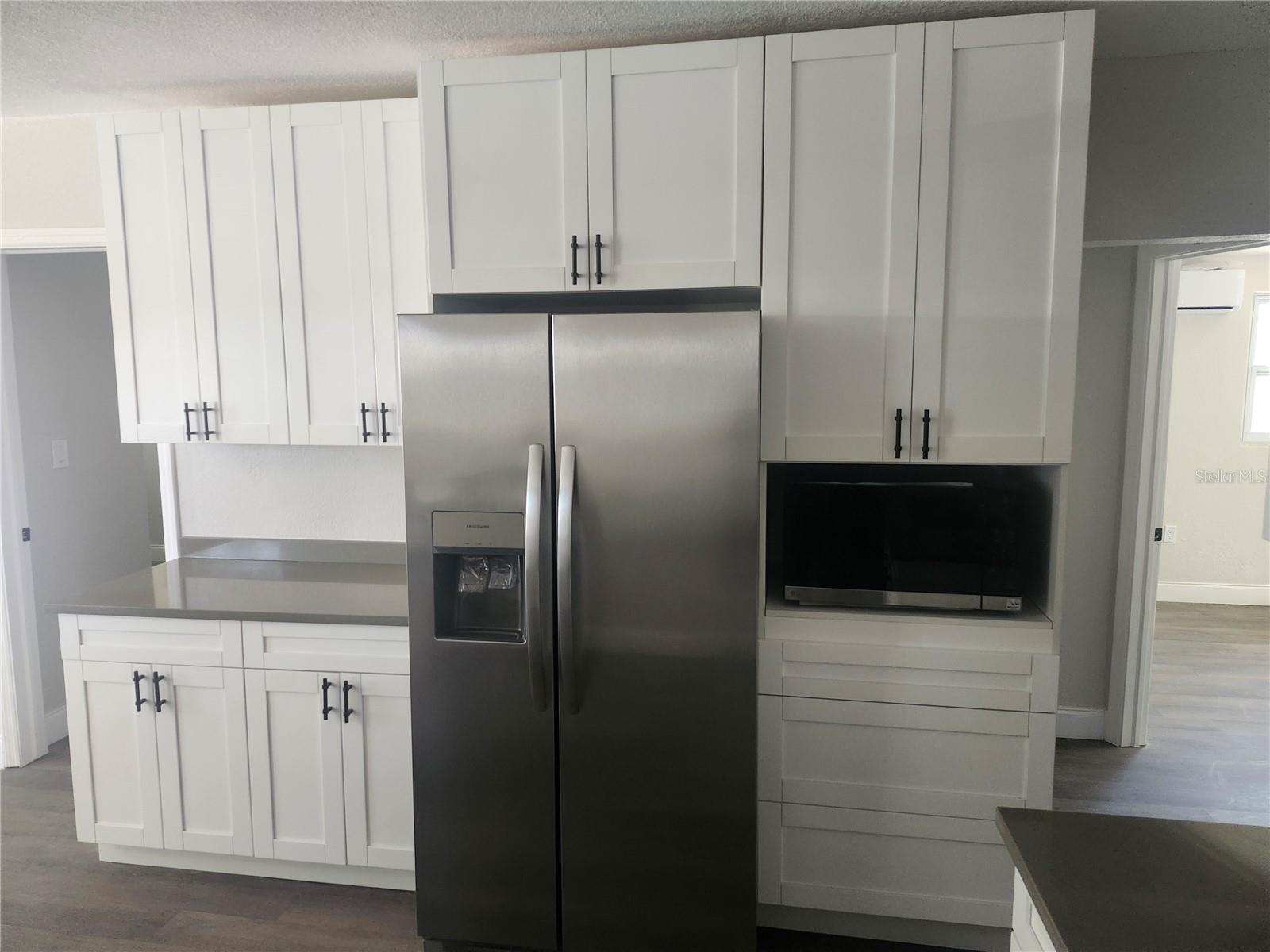 Image 7 of 40 For 825 Lincoln Avenue