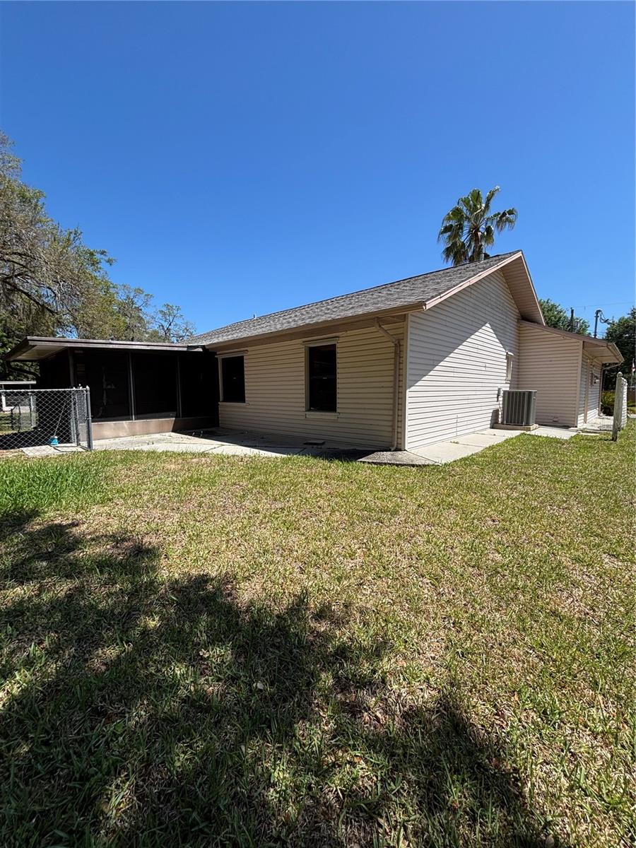Image 4 of 44 For 9439 Marquette Lane
