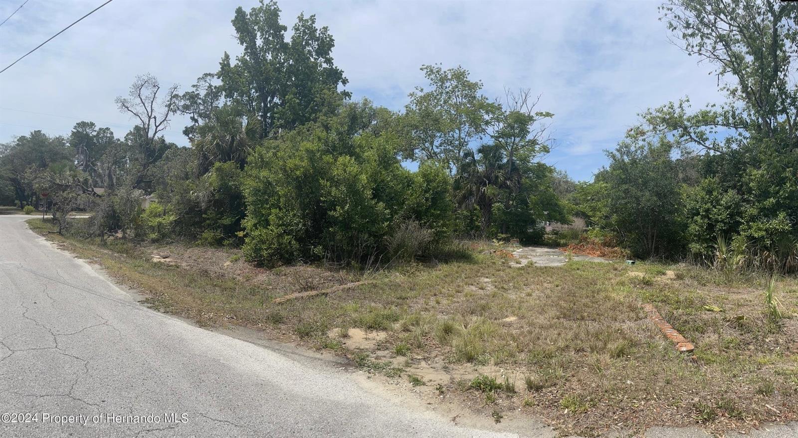 Listing photo id 2 for 5180 Pacific Avenue