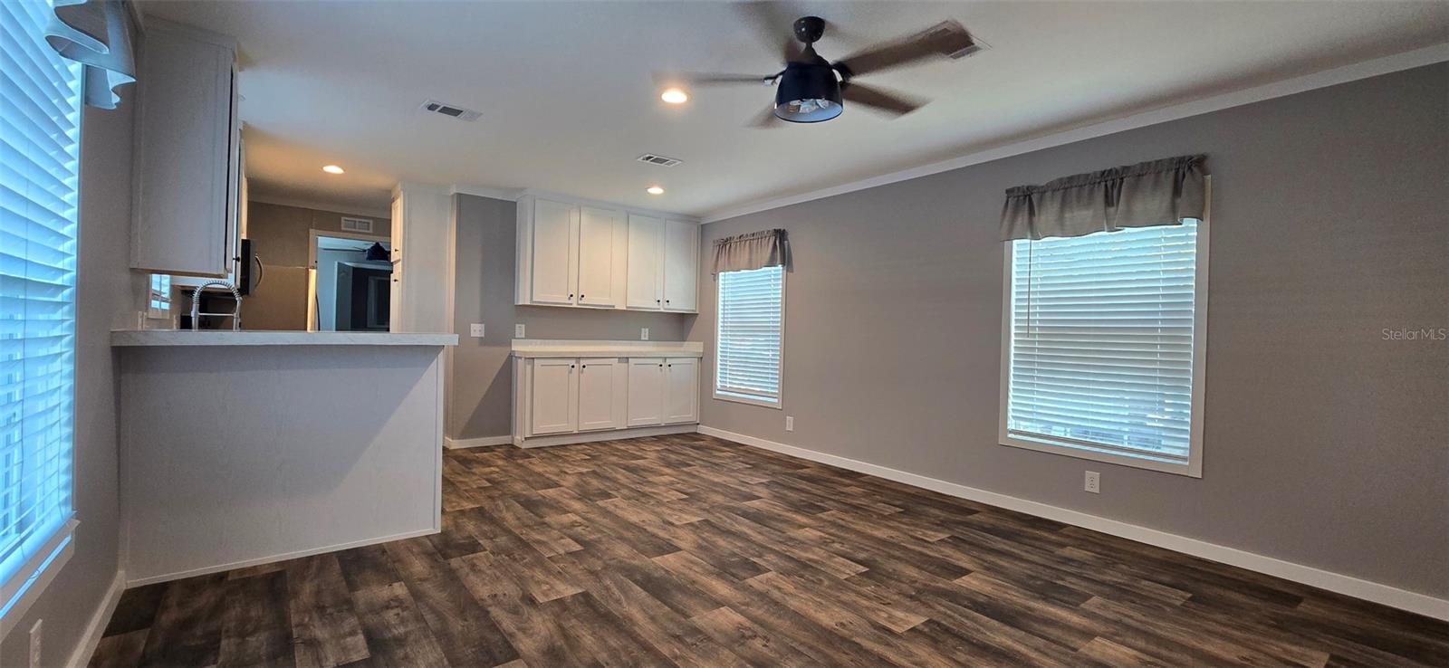 Image 6 of 26 For 11304 Altoona Avenue