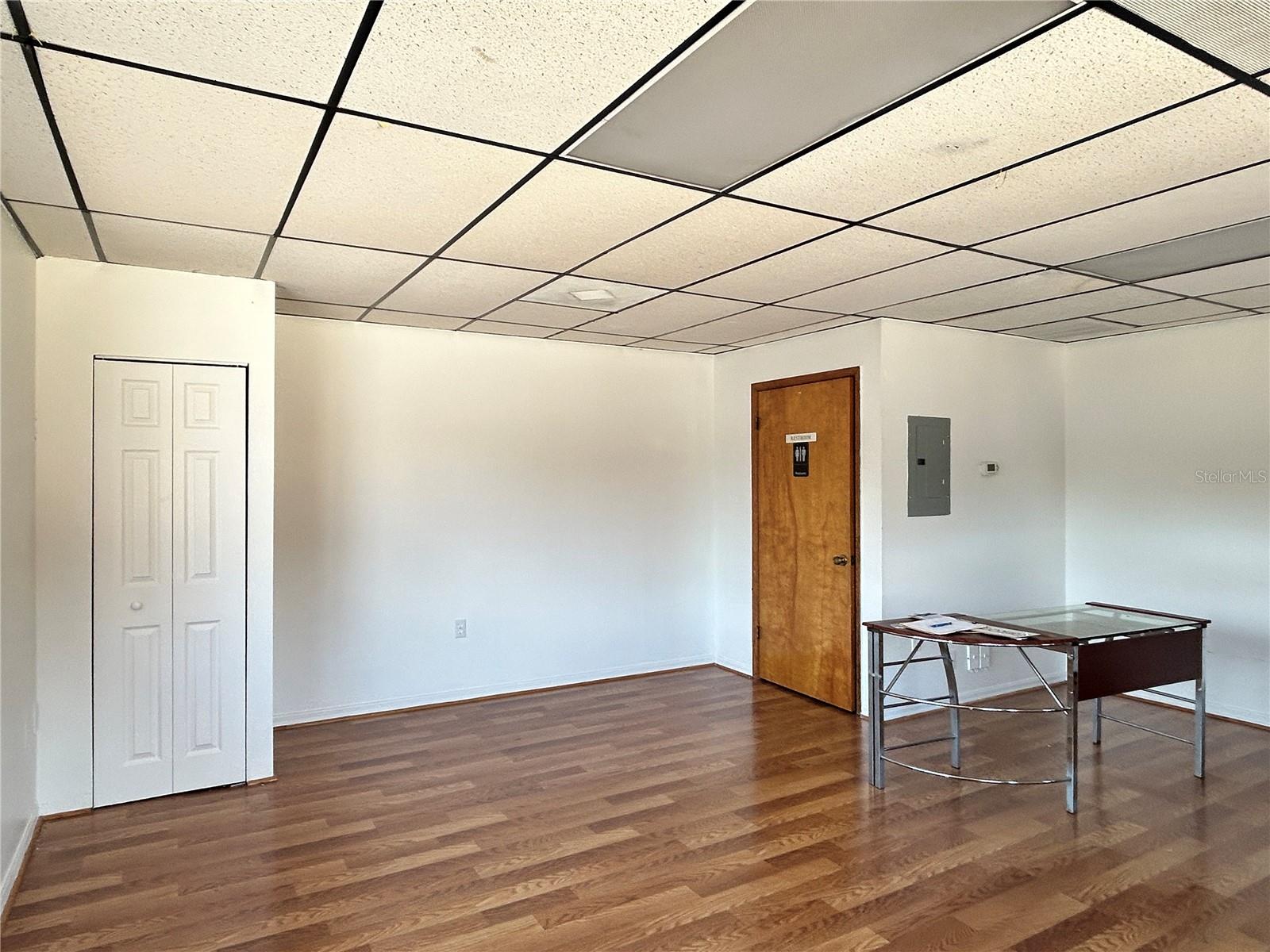 Listing photo id 1 for 6185 Deltona Boulevard