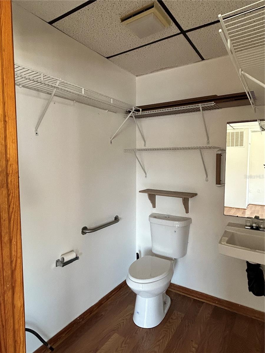 Listing photo id 2 for 6185 Deltona Boulevard
