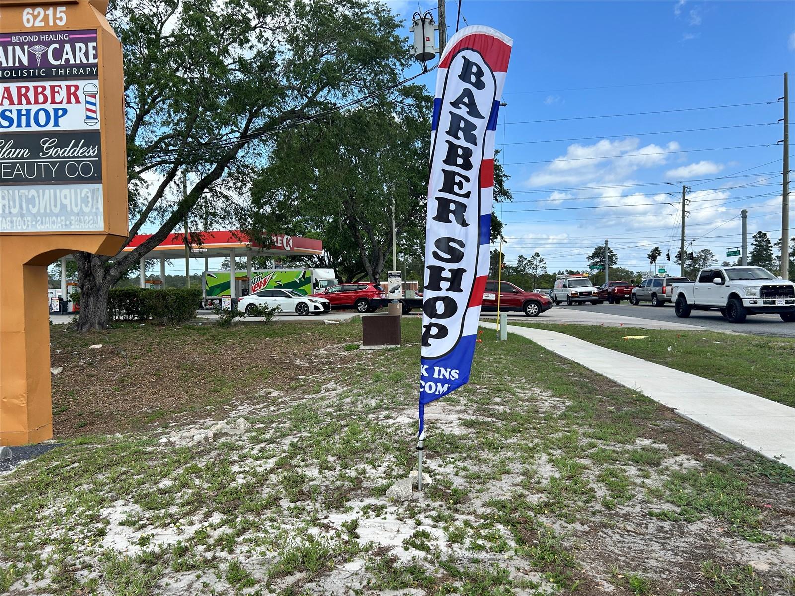 Listing photo id 4 for 6185 Deltona Boulevard