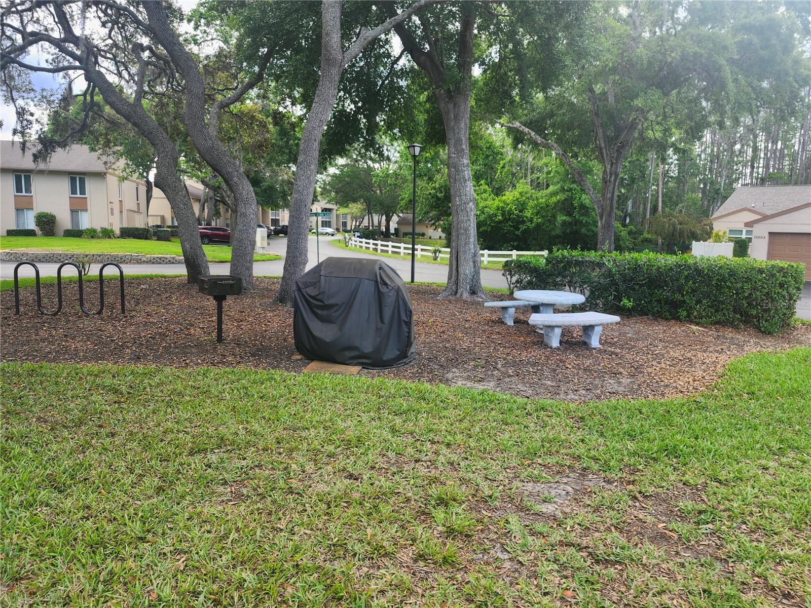 Listing photo id 14 for 12119 Sunny Glen Lane G2