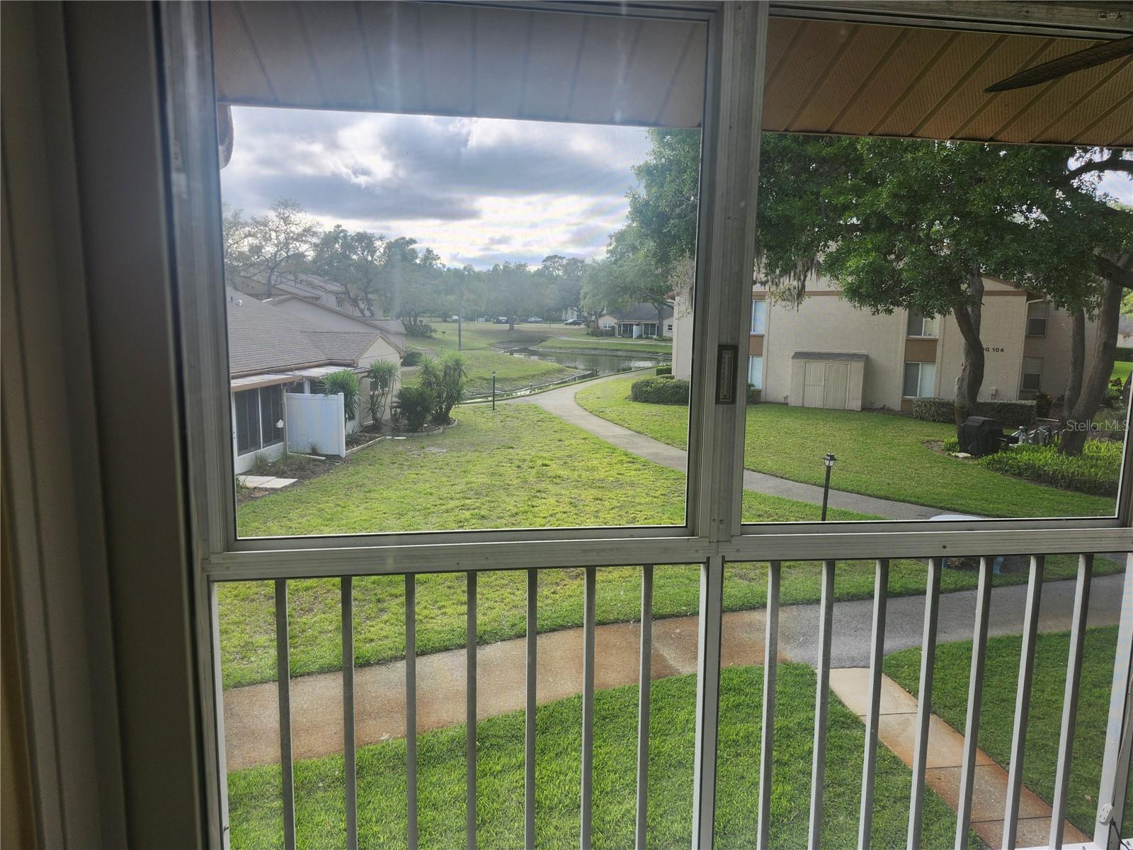Listing photo id 0 for 12119 Sunny Glen Lane G2