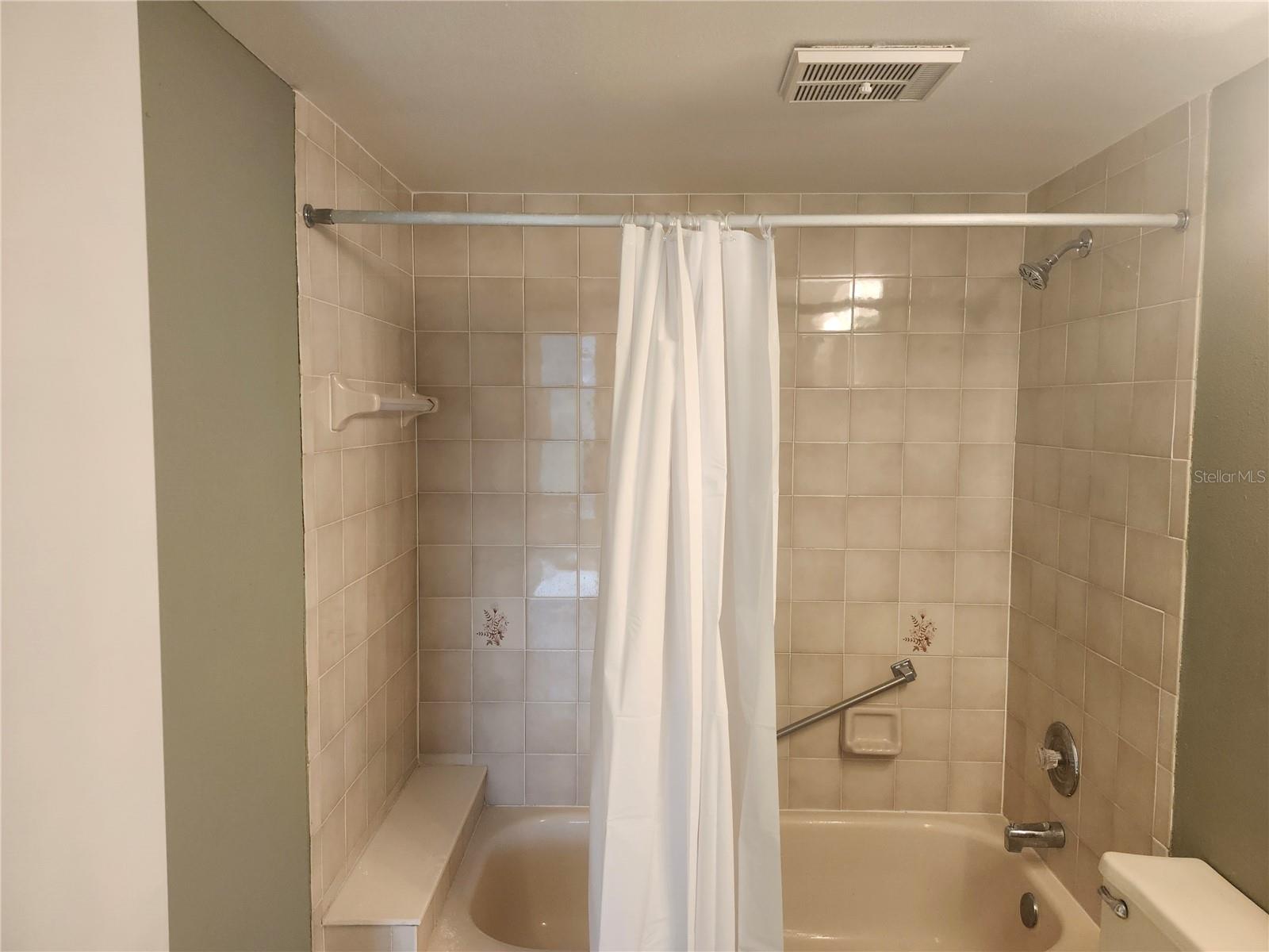 Listing photo id 18 for 12119 Sunny Glen Lane G2