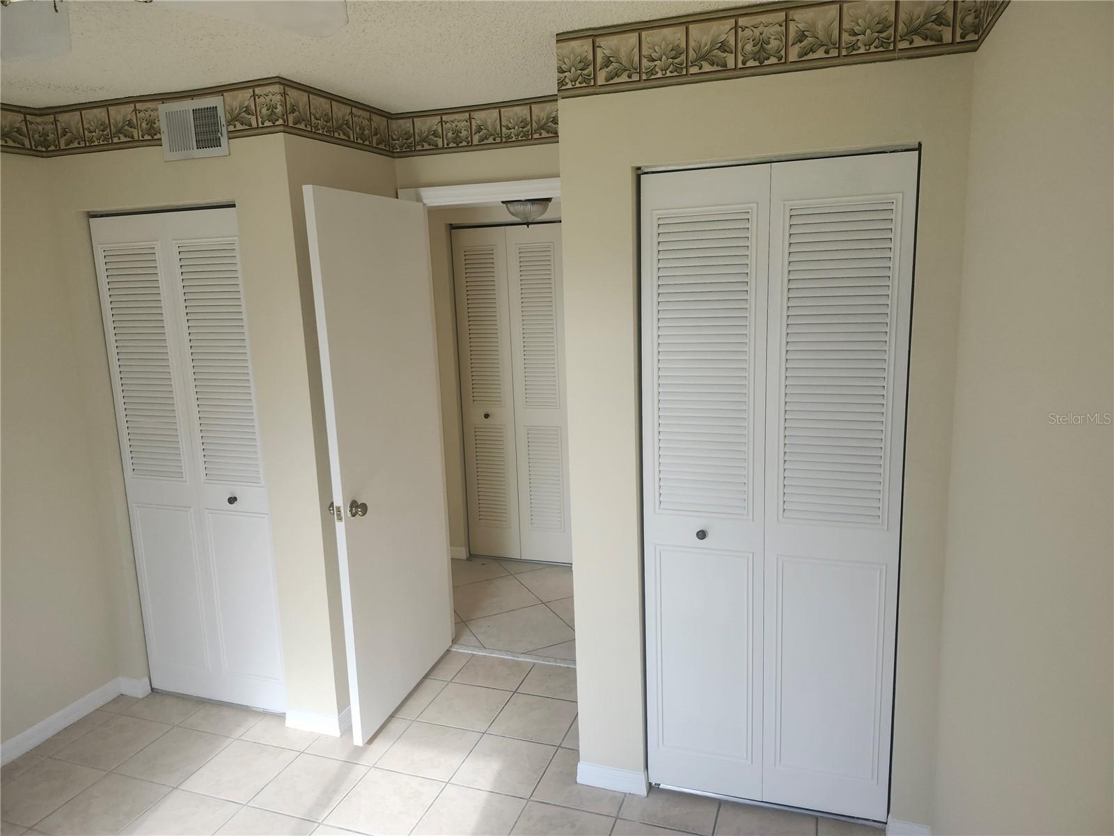 Listing photo id 25 for 12119 Sunny Glen Lane G2