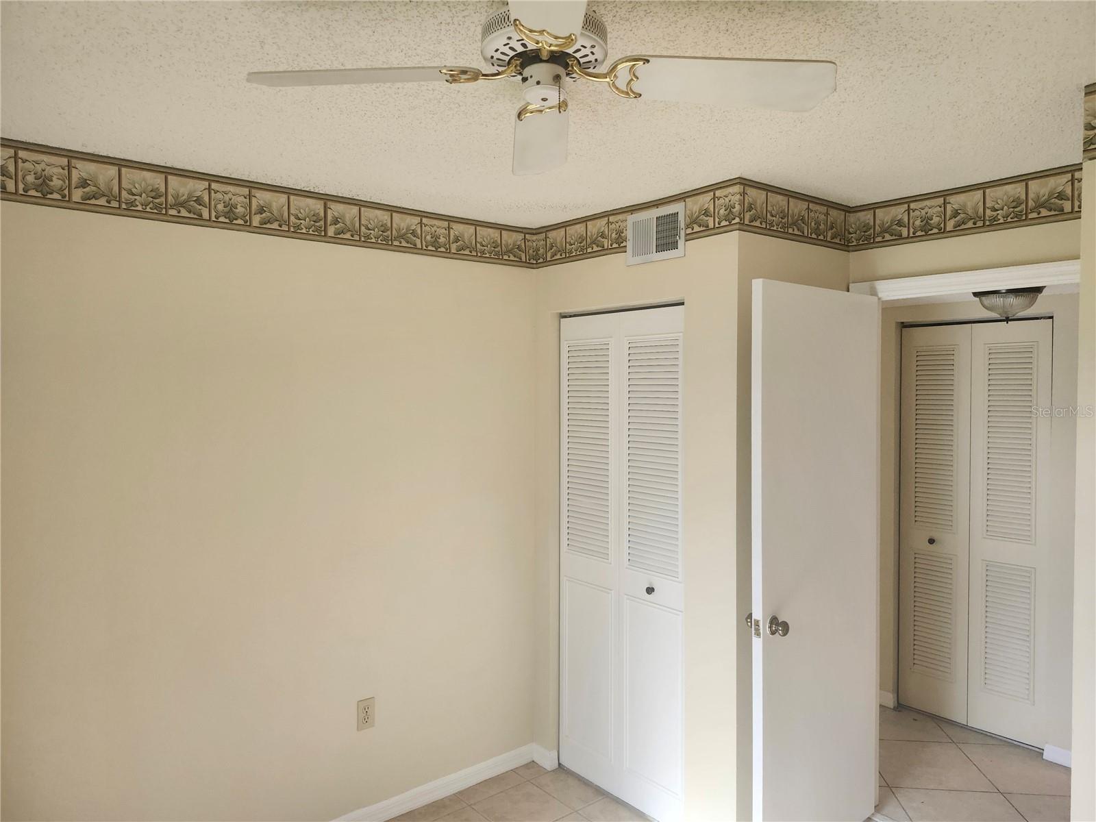 Listing photo id 26 for 12119 Sunny Glen Lane G2